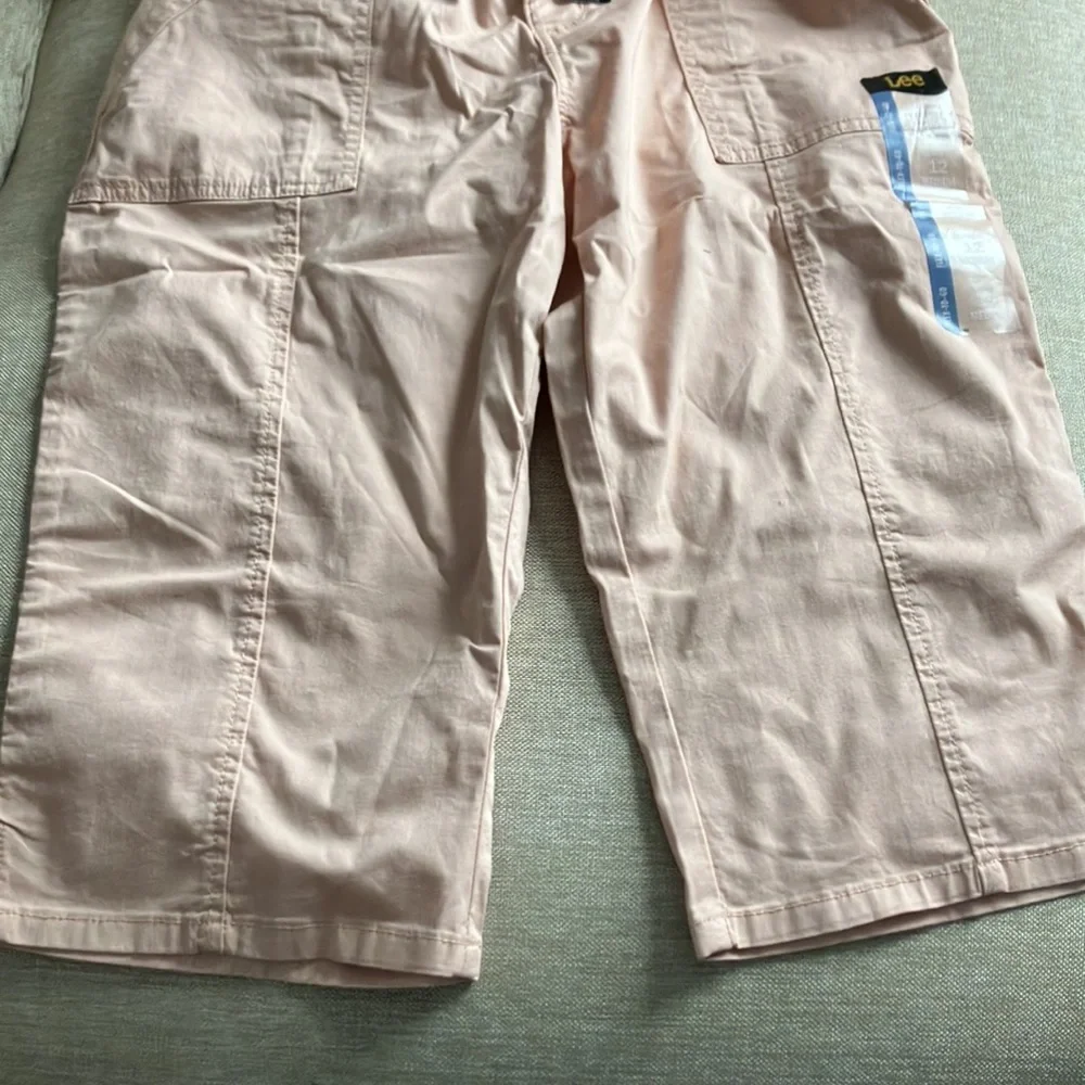 Lee Flex-to-Go Women's Cargo Pants in Light Pink - Picture 3 of 4
